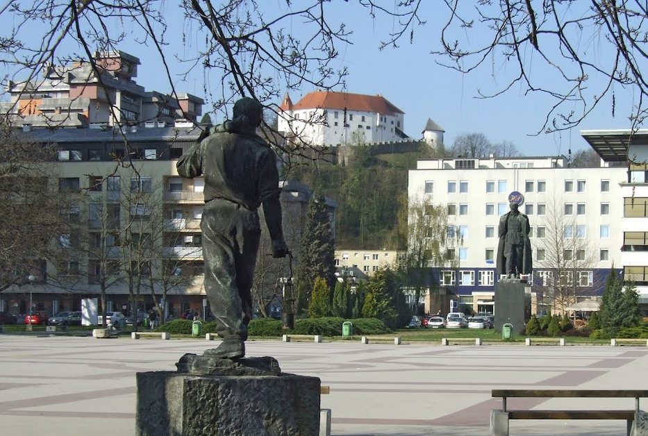 07-04-2v Marič- titov trg panorama