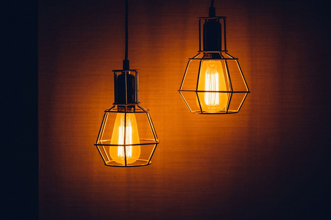 light-bulbs-1603766_1280